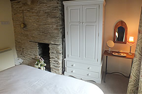 Annies Cottage - double bedroom